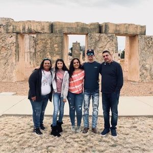 Meet your Posher, Moises